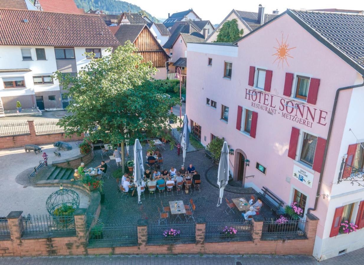 Hotel - Restaurant - Metzgerei Sonne Loffenau Exterior foto