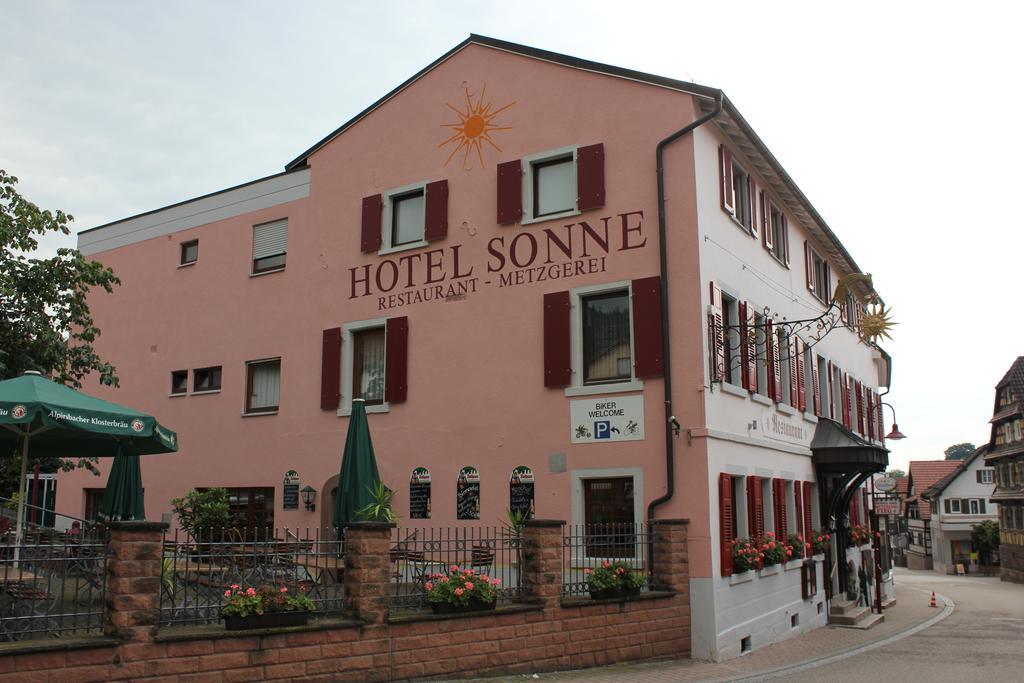 Hotel - Restaurant - Metzgerei Sonne Loffenau Exterior foto